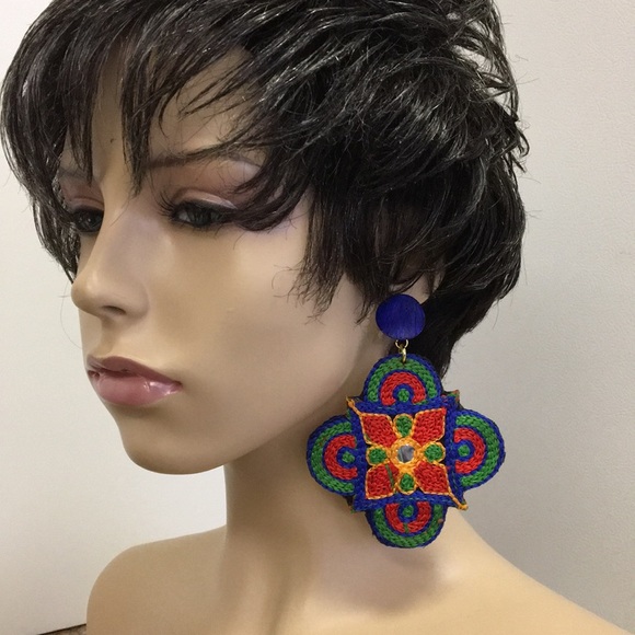 Embroidered Indian Earrings . - Picture 3 of 5
